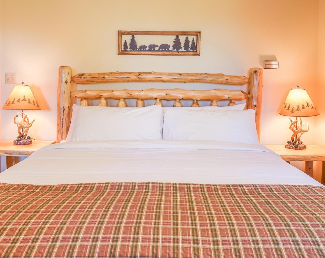 Outland Chalet & Suites Great Smoky Mountains Whittier Cameră foto