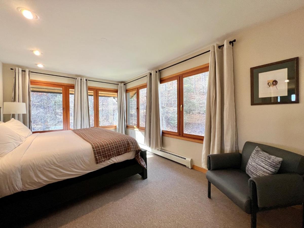 Outland Chalet & Suites Great Smoky Mountains Whittier Cameră foto